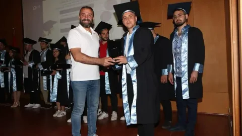 K.T.&Uuml;. Deniz Bilimleri Fak&uuml;ltesi&rsquo;nin organize etmiş olduğu 37. D&ouml;nem mezuniyet t&ouml;renine katıldık.